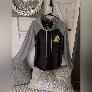 Size L ducks hooded shirt